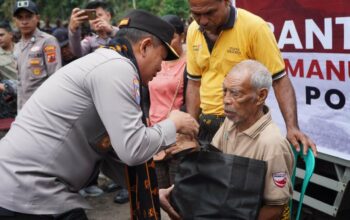 Bantuan Kemanusiaan Polri Tiba di Mauponggo, Disambut Antusias Warga dan Bupati